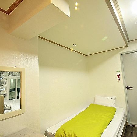 Eel Guesthouse Seoul Ruang foto