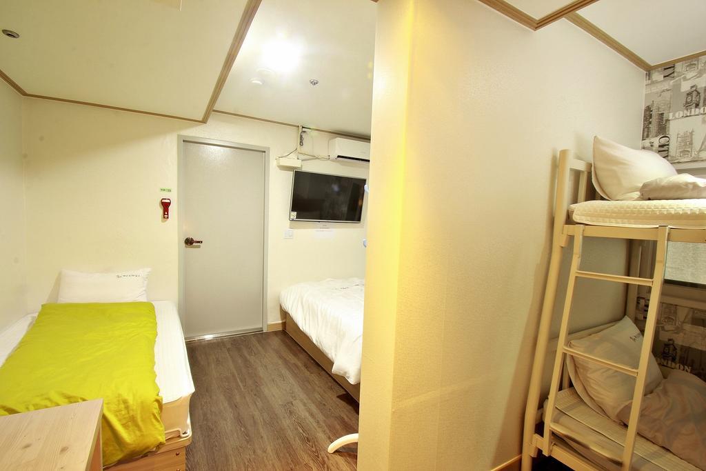 Eel Guesthouse Seoul Ruang foto