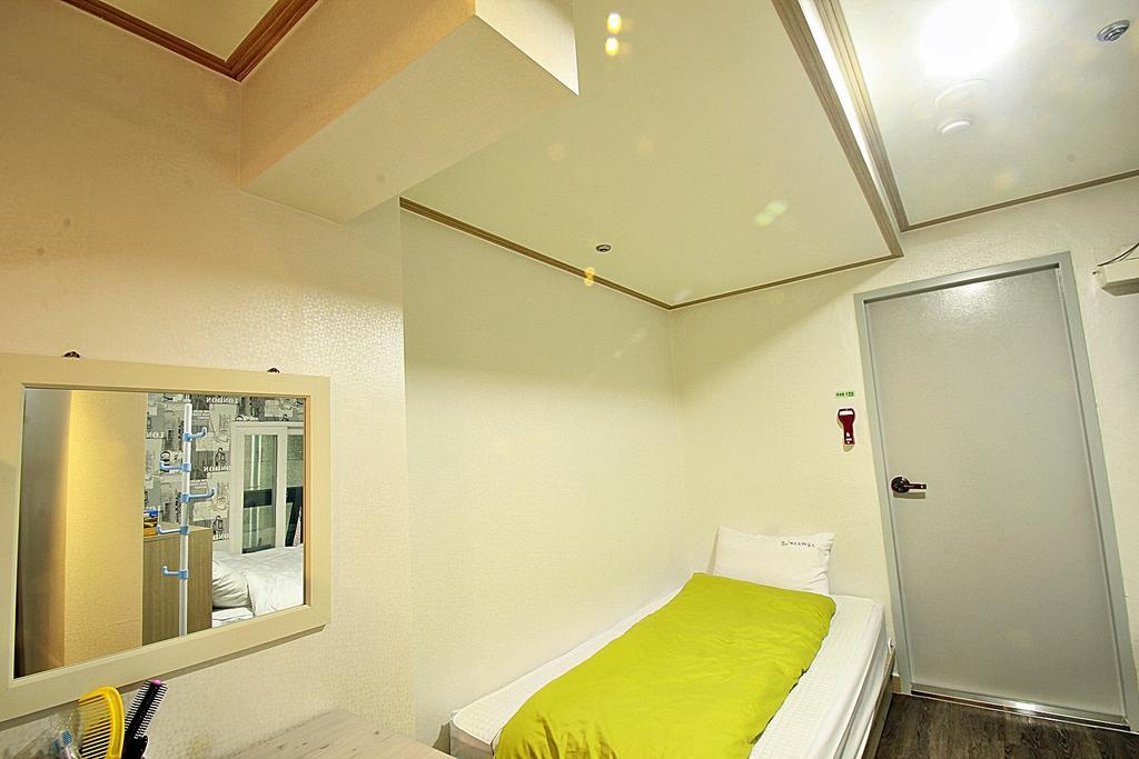 Eel Guesthouse Seoul Ruang foto