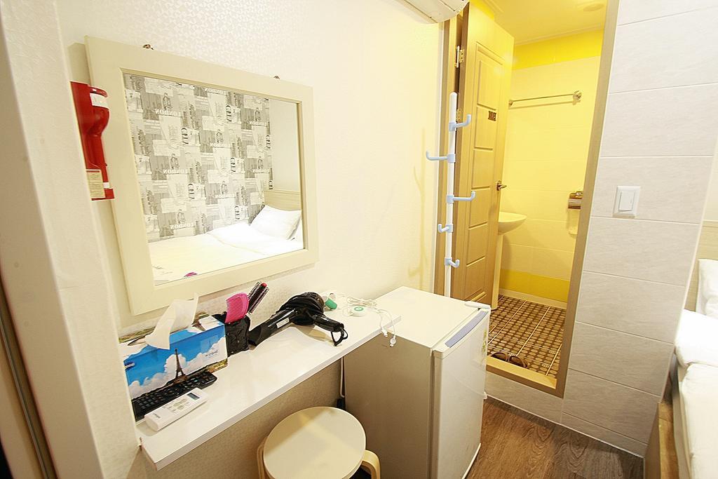 Eel Guesthouse Seoul Ruang foto