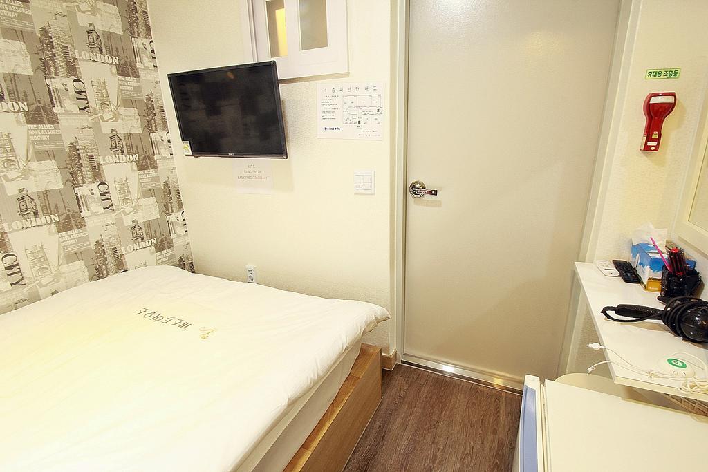 Eel Guesthouse Seoul Ruang foto