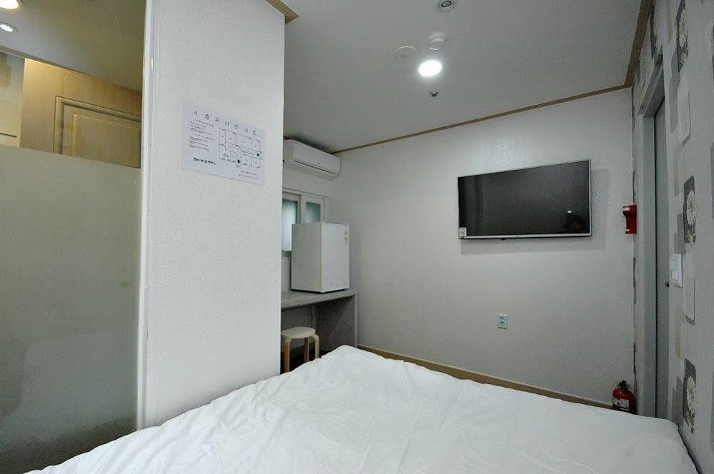 Eel Guesthouse Seoul Bagian luar foto