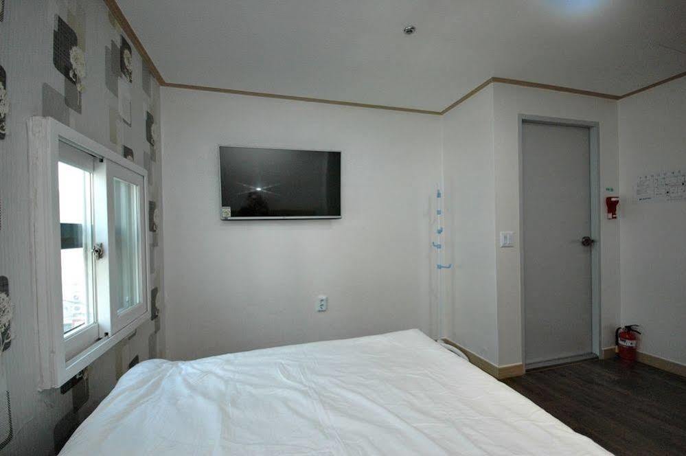 Eel Guesthouse Seoul Bagian luar foto