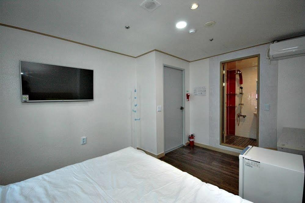 Eel Guesthouse Seoul Bagian luar foto